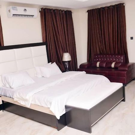 City Nest Hotel Ogombo Exterior photo